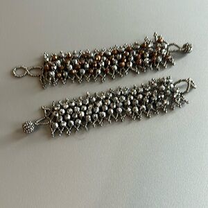 Beautiful elastic beaded bracelets. The price is for each piece.